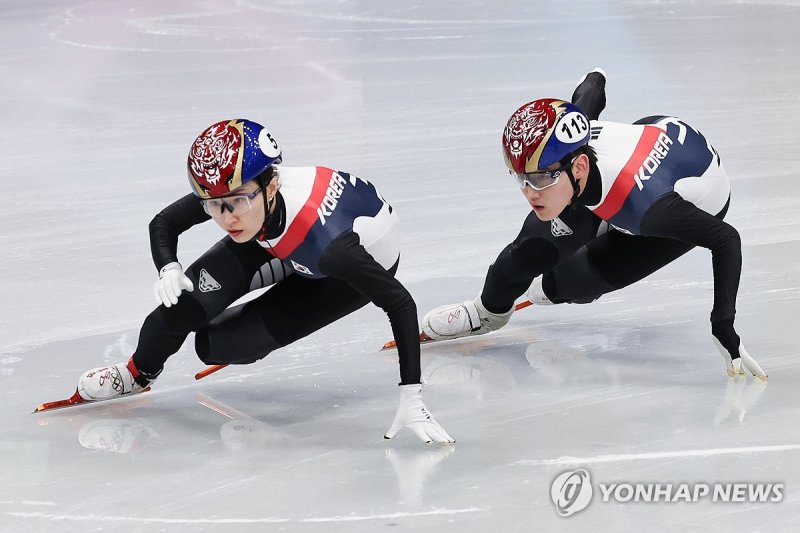 훈련하는 최민정-임종언 (출처=연합뉴스)