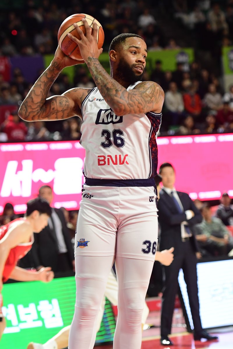 [서울=뉴시스] 프로농구 부산 KCC의 숀 롱. (사진=KBL 제공)