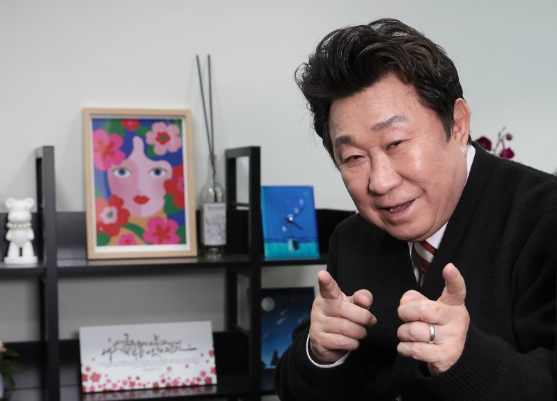 임하룡 인맥, '섭외력' 됐다…"동창회 소풍날 같은 토크쇼" [유튜버로 인생2막]