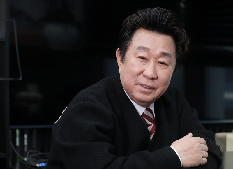 임하룡 인맥, '섭외력' 됐다…"동창회 소풍날 같은 토크쇼" [유튜버로 인생2막]