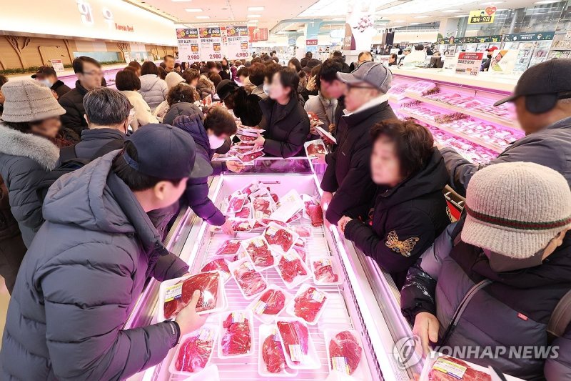 설 앞두고 한우 할인 (출처=연합뉴스)