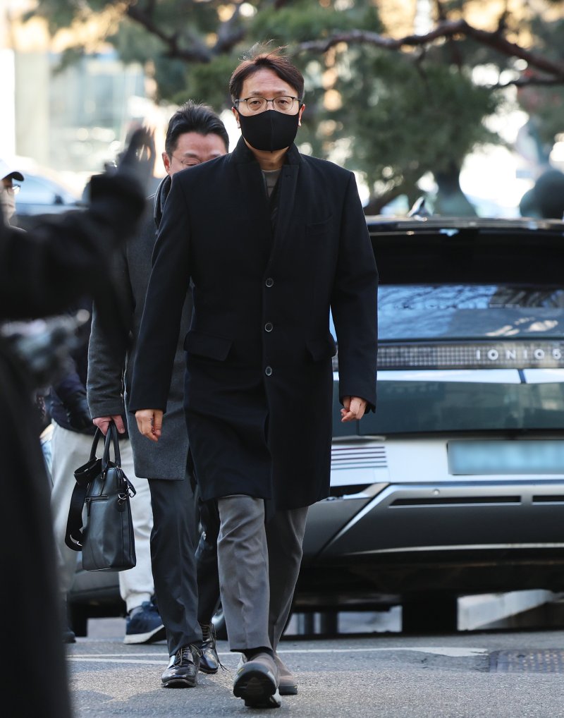 국회증언감정법상 위증 혐의를 받는 박대준 전 쿠팡 대표가 3일 오전 서울 마포구 서울경찰청 광역수사단 공공범죄수사대에서 조사를 받기 위해 출석하고 있다. 박 전 대표는 지난 해 12월 국회에서 열린 ‘쿠팡 연석 청문회’에서 위증한 혐의로 국회 과학기술정보통신위원회에 의해 고발됐다. 2026.2.3/뉴스1 ⓒ News1 오대일 기자