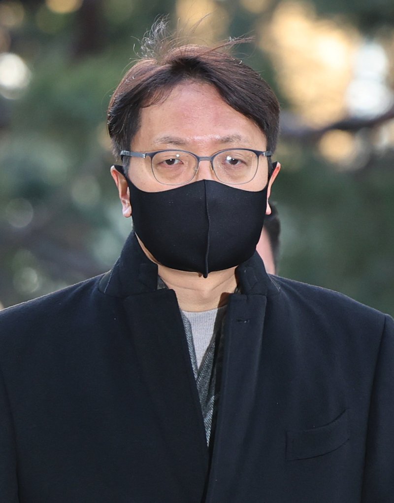 국회증언감정법상 위증 혐의를 받는 박대준 전 쿠팡 대표가 3일 오전 서울 마포구 서울경찰청 광역수사단 공공범죄수사대에서 조사를 받기 위해 출석하고 있다. 박 전 대표는 지난 해 12월 국회에서 열린 ‘쿠팡 연석 청문회’에서 위증한 혐의로 국회 과학기술정보통신위원회에 의해 고발됐다. 2026.2.3/뉴스1 ⓒ News1 오대일 기자