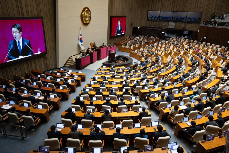 한병도 더불어민주당 원내대표가 3일 서울 여의도 국회에서 열린 제432회 국회(임시회) 제2차 본회의에서 국정에 관한 교섭단체 대표연설을 하고 있다. 2026.2.3/뉴스1 ⓒ News1 유승관 기자