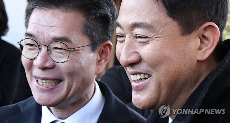 인사하는 오세훈-정원오 (출처=연합뉴스)