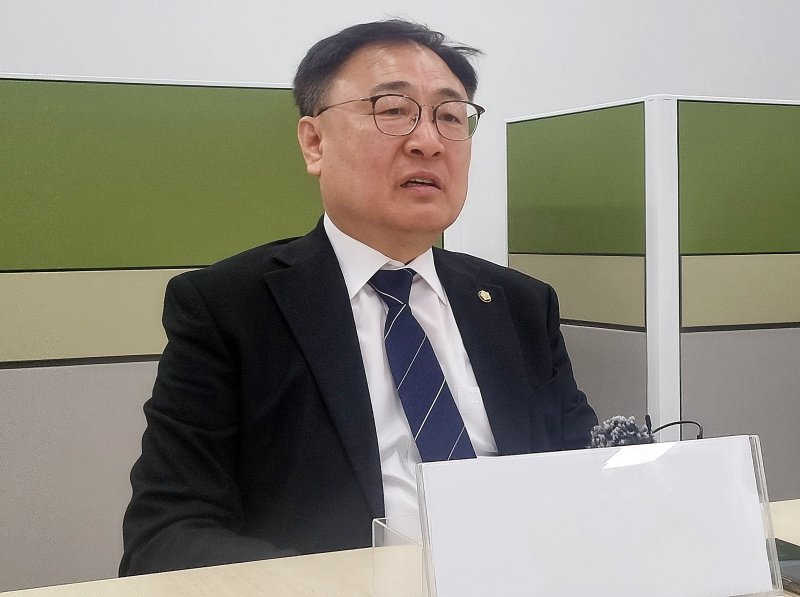 [청주=뉴시스] 이도근 기자 = 발언하는 이광희(청주서원) 더불어민주당 충북도당위원장 2025.03.27. nulha@newsis.com *재판매 및 DB 금지