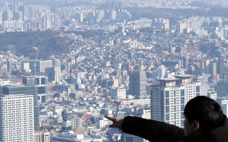 [서울=뉴시스] 박주성 기자 = 사진은 지난 1일 서울 중구 남산에서 바라본 서울시내 아파트와 주택 모습. 2026.02.01. park7691@newsis.com