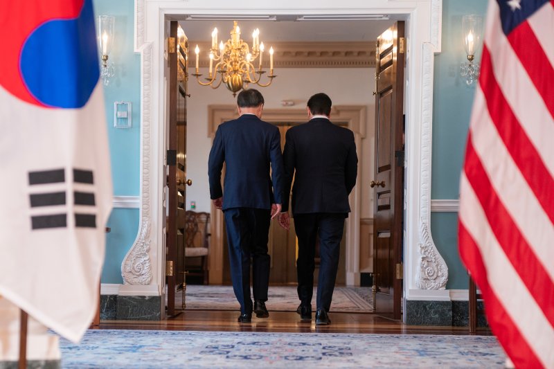 조현 외교부 장관과 마코 루비오 국무장관이 3일(현지시간) 워싱턴DC 미 국무부에서 만나고 있다. AP연합뉴스