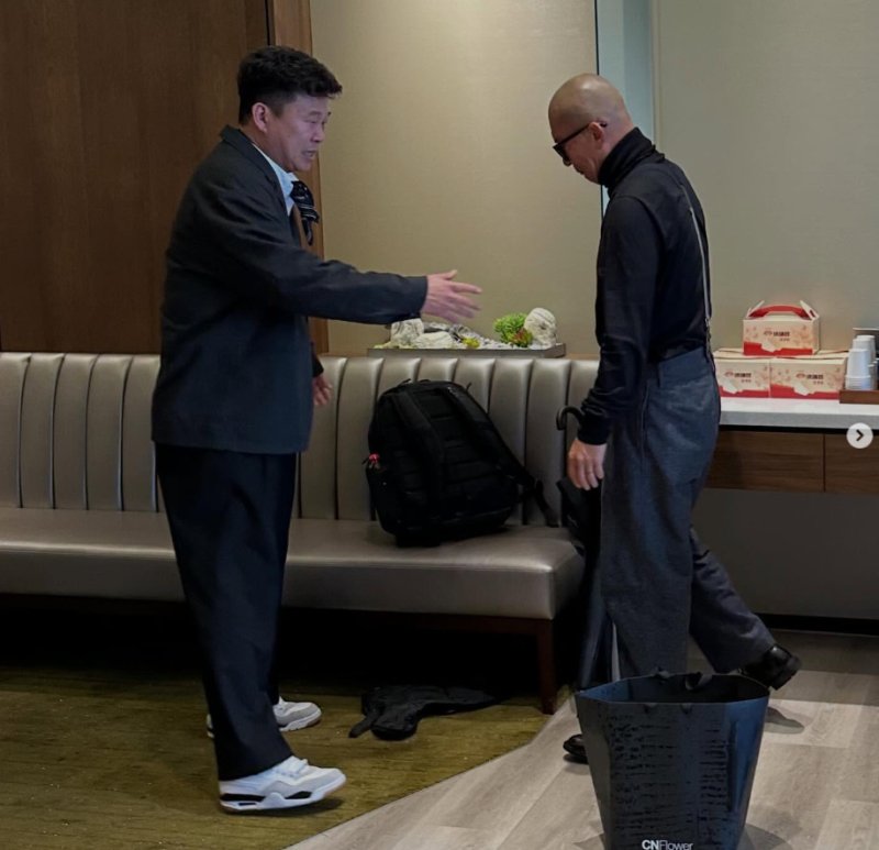 강원래, 홍록기와 故서희원 1주기 참석 "야윈 구준엽 말없이 눈물만"