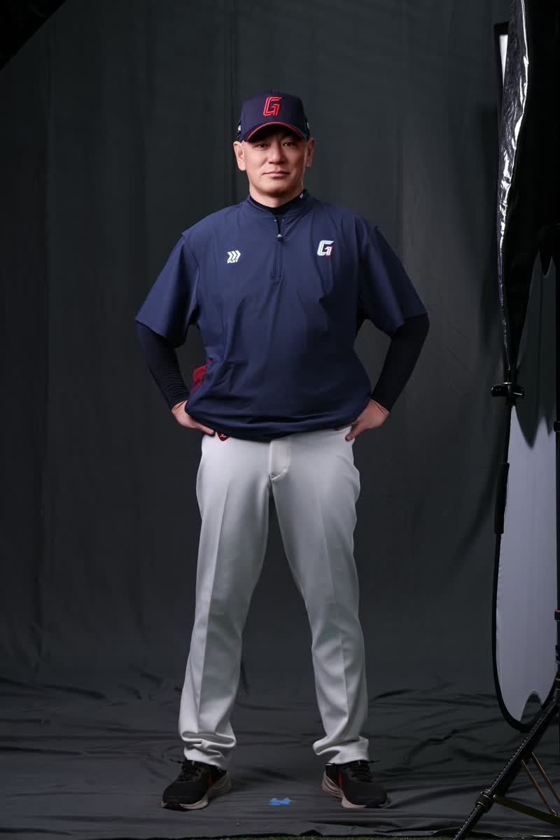 돈으로 선수를 사지 않고 '미래'를 샀다... 롯데는 왜 '일본 어벤져스'를 꾸렸나