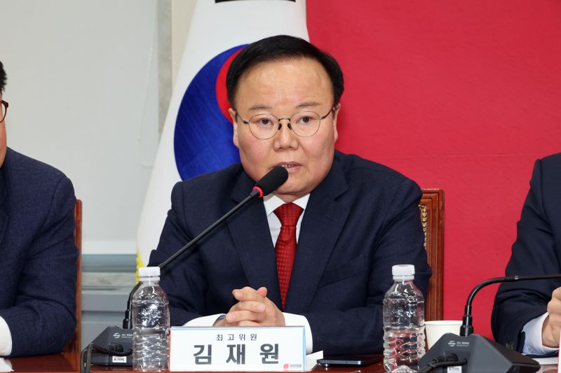 김재원 국민의힘 최고의원이 2일 여의도 국회에서열린 최고위원회의에서 발언을 하고 있다. 사진=박범준 기자