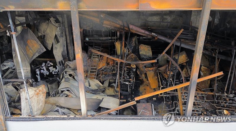 SPC삼립 시화공장 화재 원인을 찾아라 (출처=연합뉴스)