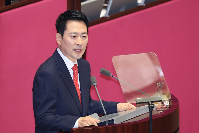 장동혁 국민의힘 대표가 4일 서울 여의도 국회에서 열린 제432회국회(임시회) 제3차 본회의에서 국정에 관한 교섭단체 대표연설을 하고 있다. 2026.2.4/뉴스1 ⓒ News1 신웅수 기자
