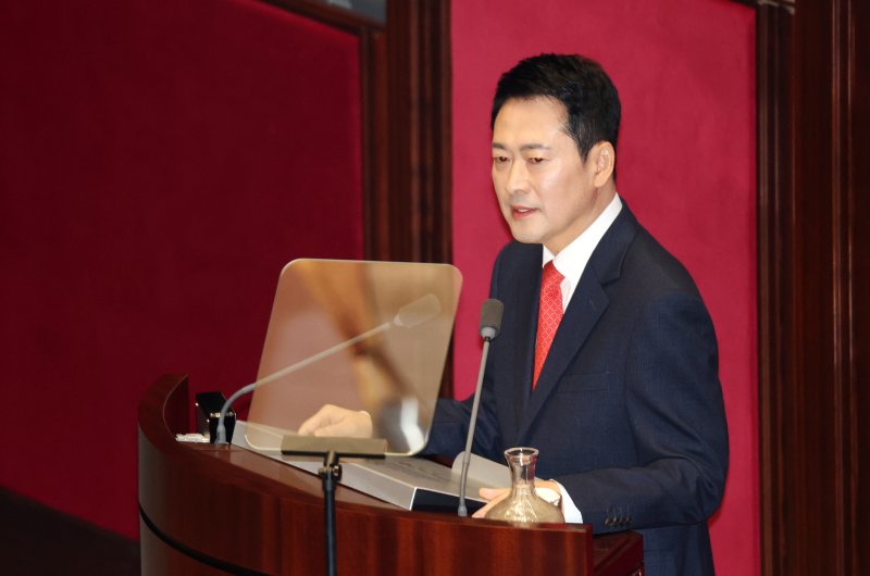 장동혁 국민의힘 대표가 4일 서울 여의도 국회에서 열린 제432회국회(임시회) 3차 본회의에서 교섭단체 대표연설을 하고 있다. 2026.2.4/뉴스1 ⓒ News1 이승배 기자