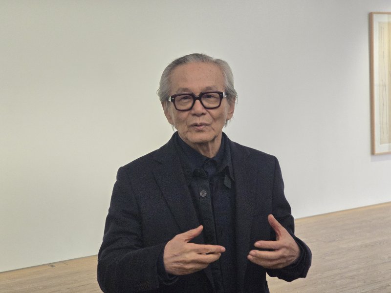 4일 열린 기자간담회에서 이건용 작가가 작품 세계를 설명하 있다. ⓒ 뉴스1 김정한 기자