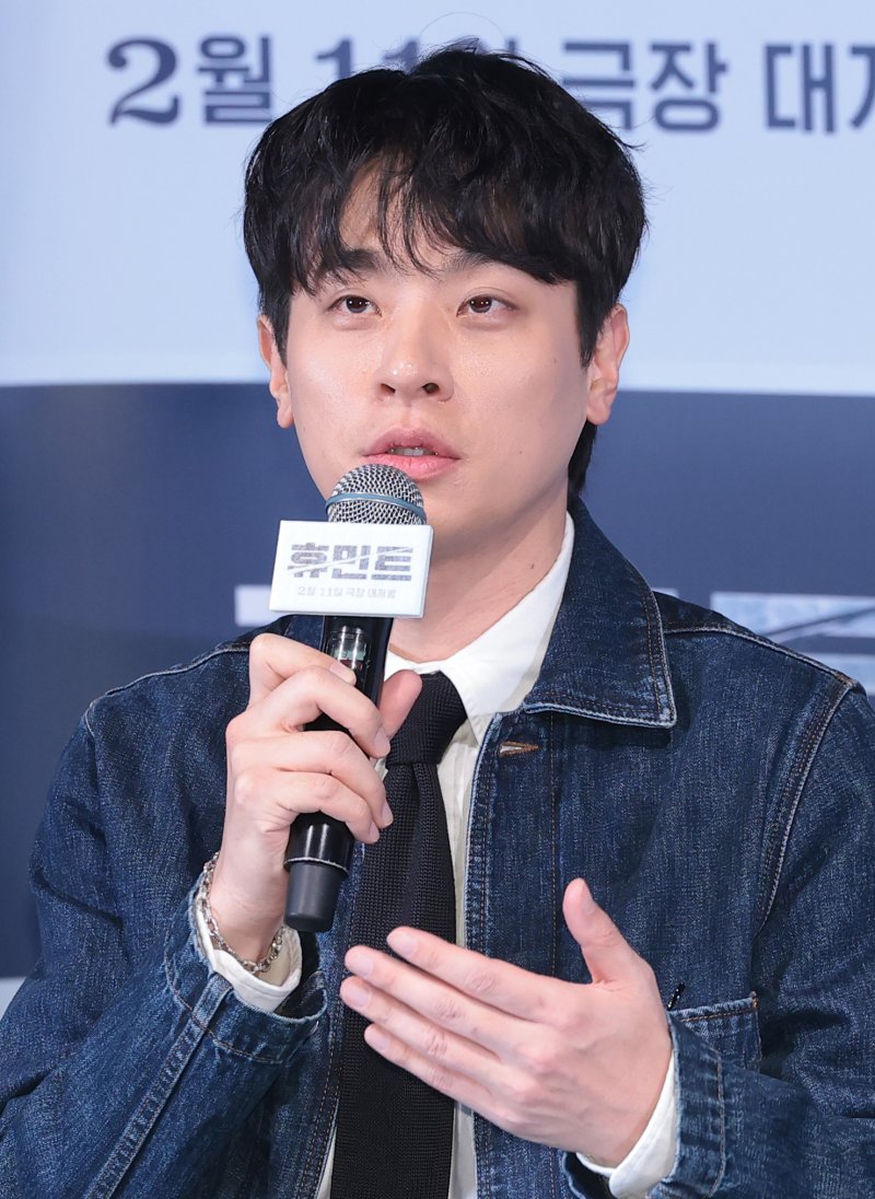 배우 박정민이 4일 오후 서울 용산구 CGV용산아이파크몰에서 열린 영화 '휴민트' 언론배급시사회 및 기자간담회에 참석해 취재진 질문에 답하고 있다. '휴민트'는 비밀도, 진실도 차가운 얼음 바다에 수장되는 블라디보스토크에서 서로 다른 목적을 가진 이들이 격돌하는 이야기를 그렸다. 2026.2.4/뉴스1 ⓒ News1 권현진 기자