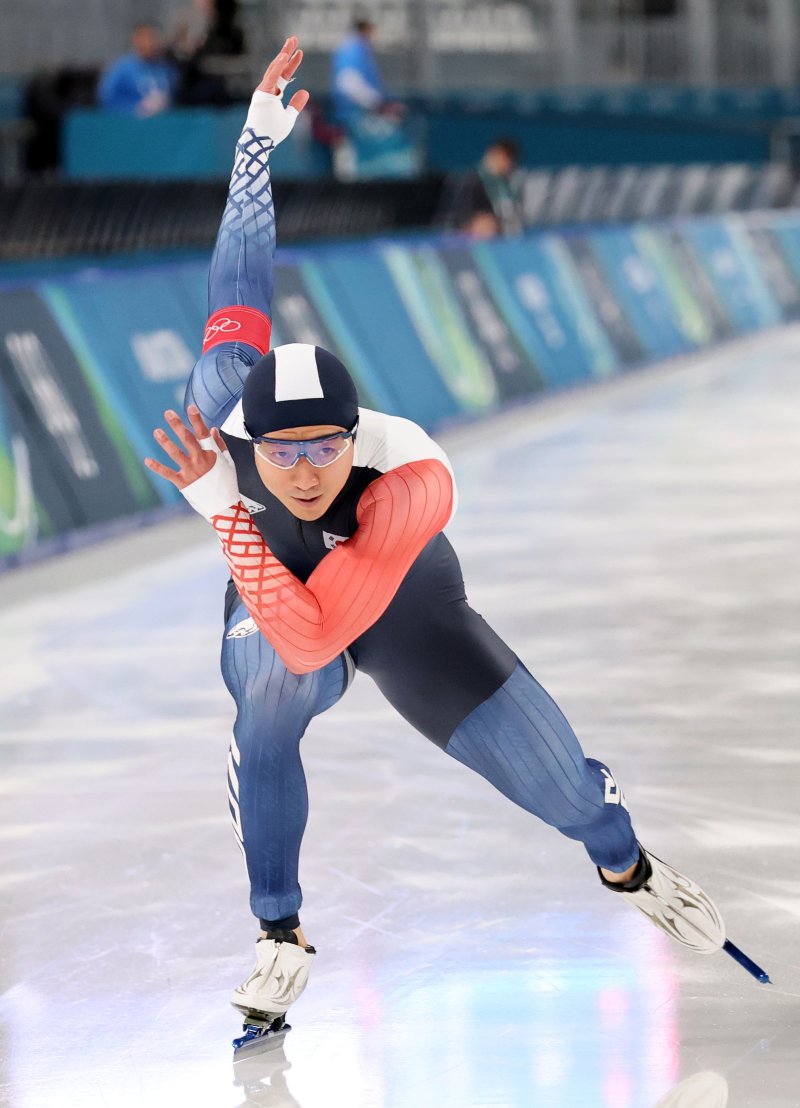 2026 밀라노·코르티나담페초 동계올림픽 개막을 이틀 앞둔 4일(현지시간) 이탈리아 밀라노 스피드스케이팅 스타디움에서 열린 남자 스피드스케이팅 500m 테스트 경기에 출전한 김준호가 역주를 펼치고 있다. 2026.2.4/뉴스1 ⓒ News1 김진환 기자