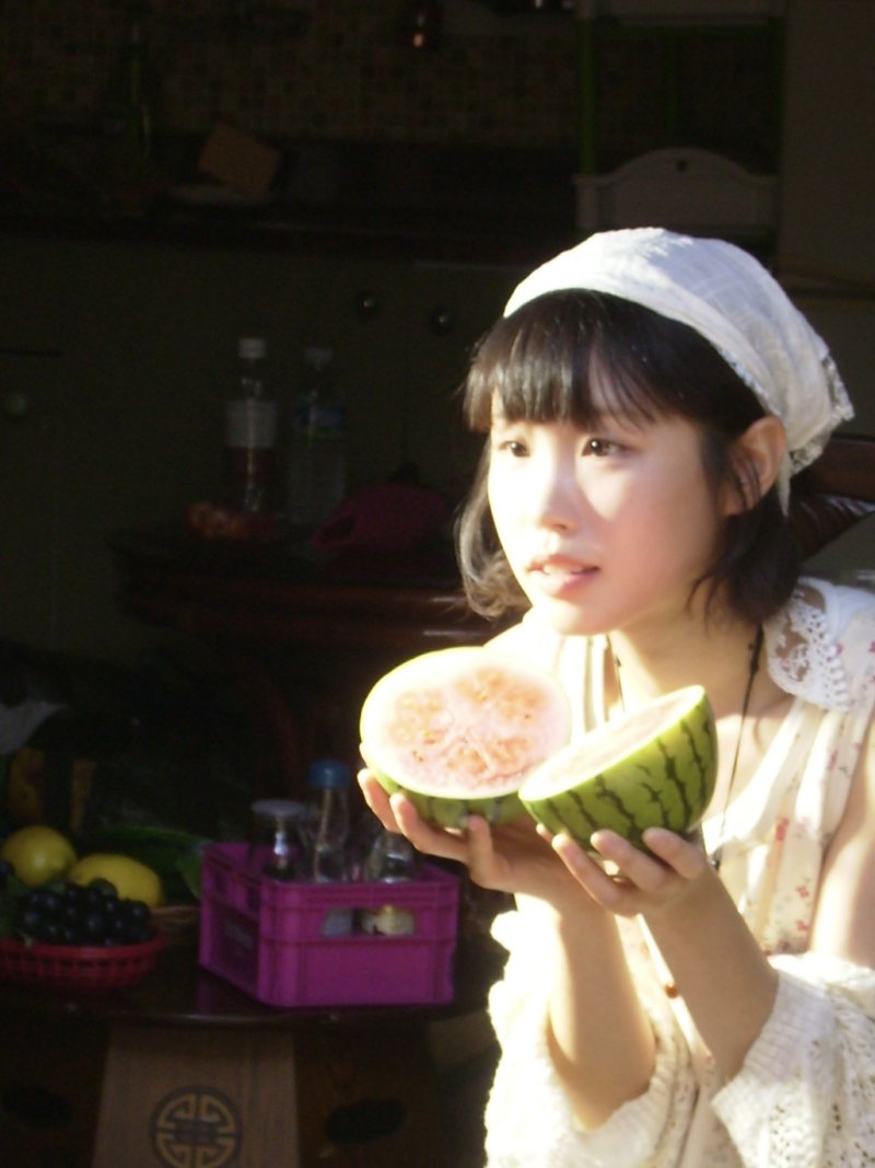 장키키, 외로움이라는 어항을 깨뜨리는 여름의 문법