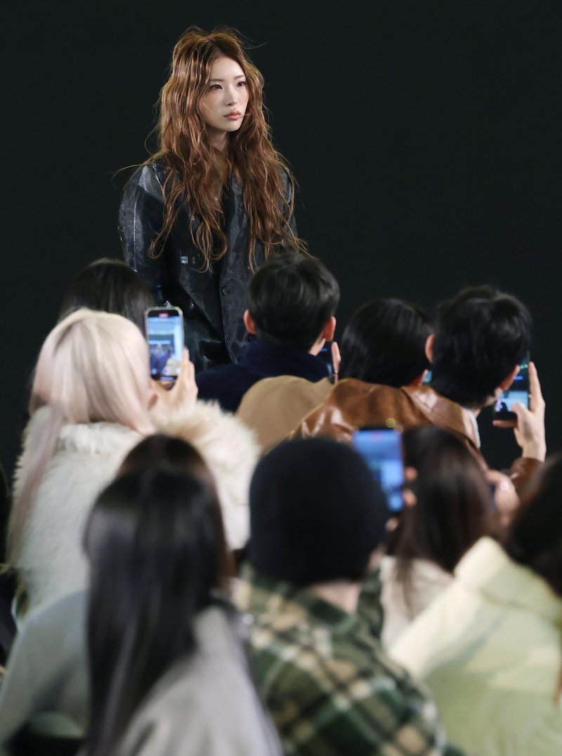 [뉴스1 ★]'최진실 딸' 최준희, 서울패션위크 런웨이 장악