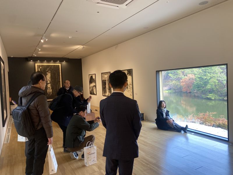 솔거미술관을 찾은 일본 관광객들. 경북문화관광공사 제공