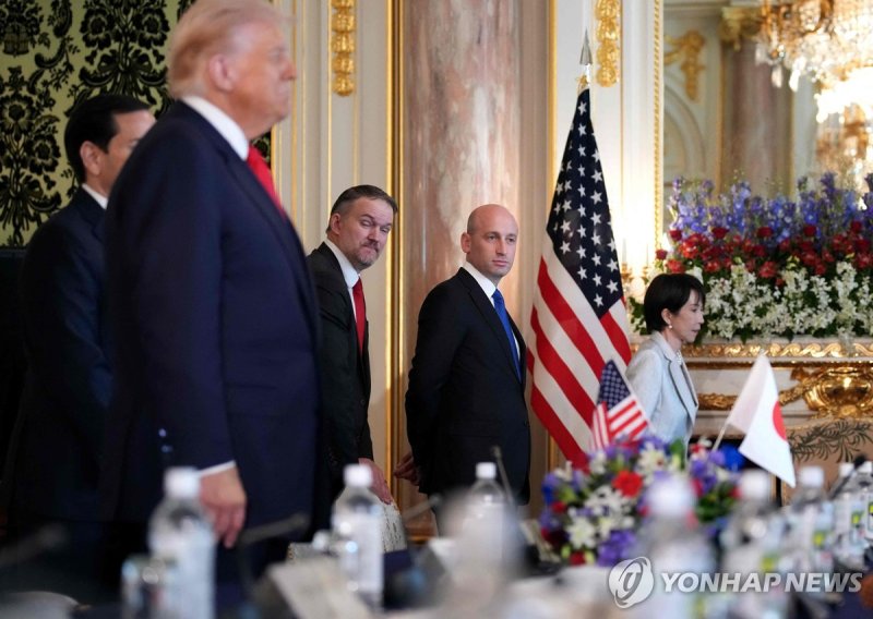 트럼프, 韓근로자체포때 "몰랐다"…대규모단속 배후엔 실세 밀러(종합)