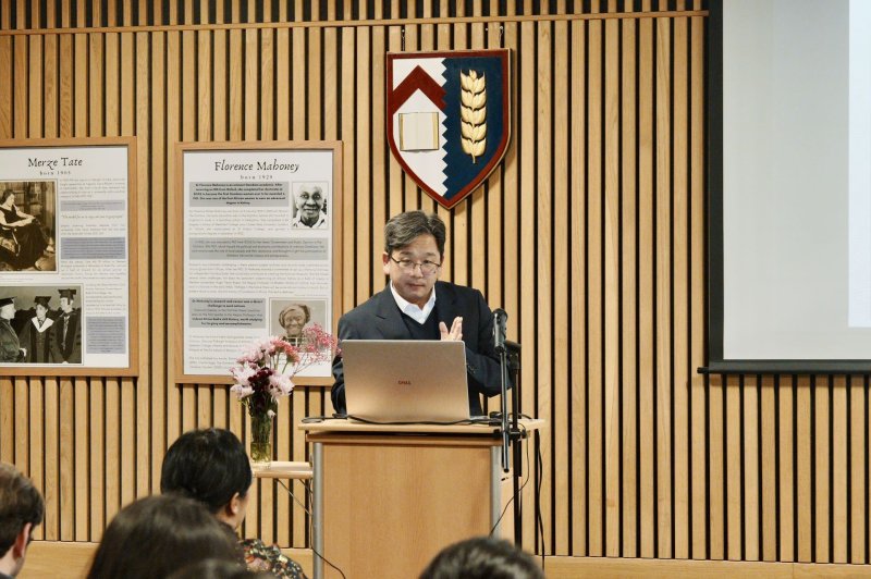 윤지원 교수 강연 모습 (주영한국문화원 제공)