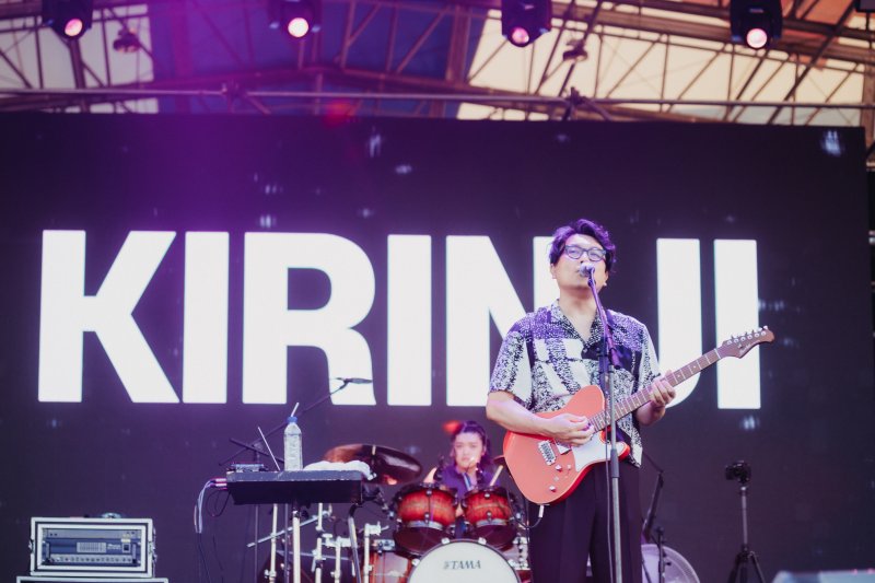 은유의 외투 벗고 구어의 골목으로…키린지, 그의 지도 위에 새겨진 안부