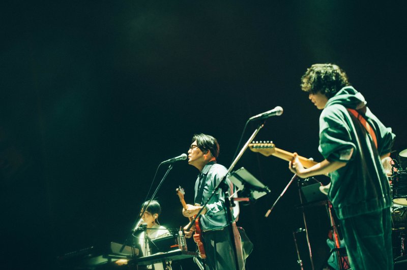 은유의 외투 벗고 구어의 골목으로…키린지, 그의 지도 위에 새겨진 안부