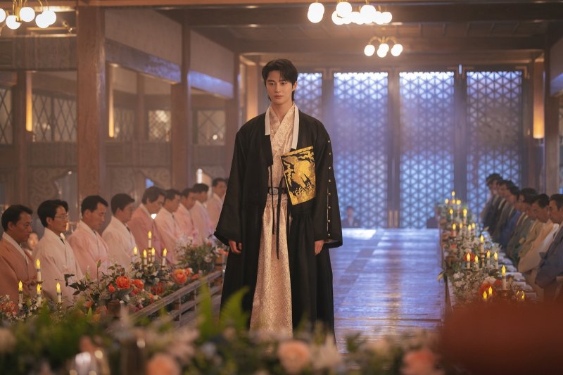 '21세기 대군부인' 변우석, 왕실 이안대군 변신…흘러넘치는 기품 [N컷]