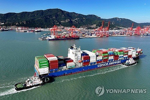 중국 항만의 화물선 (출처=연합뉴스)