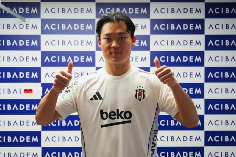 [서울=뉴시스] 한국 남자 축구 대표팀 공격수 오현규(25)가 5일(한국 시간) 튀르키예 프로축구 쉬페르리그 베식타시로 이적했다. (사진=베식타시 SNS 캡처) 2026.02.05. photo@newsis.com *재판매 및 DB 금지