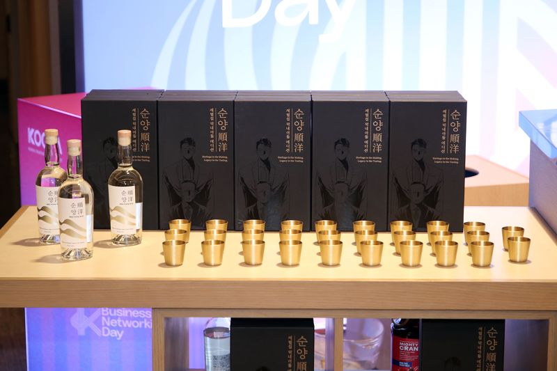문피아의 웹툰 ‘재벌집 막내아들’을 활용해 전통주 ‘순양주 세트’를 선보인 대동여주도. 콘진원 제공