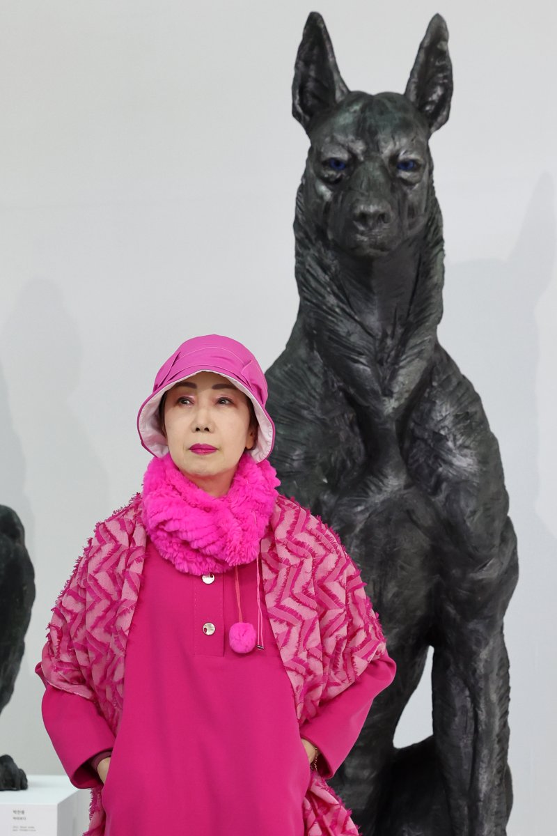 [서울=뉴시스] 박진희 기자 = 이명옥 사비나미술관 관장이 5일 서울 은평구 사비나미술관에서 개관 30주년 기념전 '1만일의 시간. 미술이 묻고 사비나가 답하다' 기자간담회를 하고 있다. 이번 개관 30주년 기념전은 1만 일의 궤적을 돌아보며 창작이란 무엇 인가라는 근본적인 질문을 관람객과 함께 나누고자 마련된 특별한 자리이다. 2026.02.05. pak7130@newsis.com