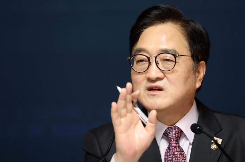 우원식 국회의장이 5일 서울 여의도 국회 사랑재에서 2026년 신년 기자회견을 하고 있다. 2026.2.5/뉴스1 ⓒ News1 국회사진기자단