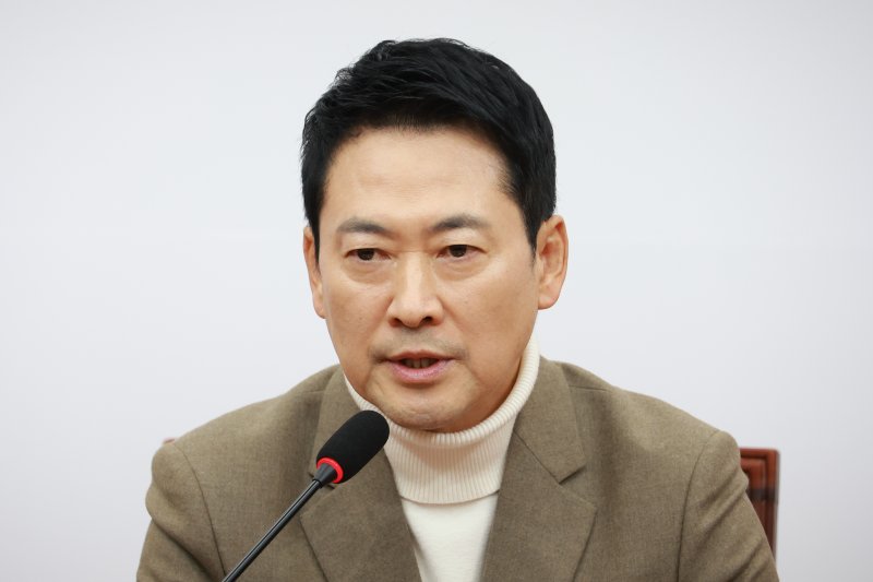 [서울=뉴시스] 고승민 기자 = 장동혁 국민의힘 대표가 5일 서울 여의도 국회에서 현안 기자간담회를 하고 있다. 2026.02.05. kkssmm99@newsis.com