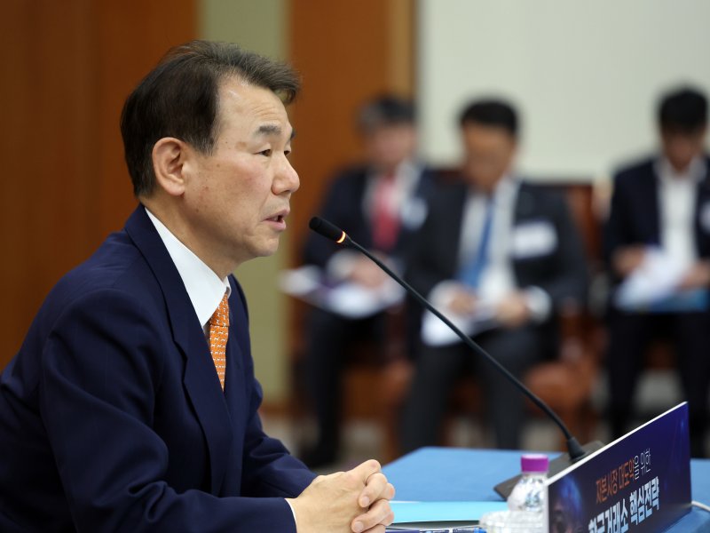 정은보 한국거래소 이사장이 5일 오후 서울 영등포구 여의도 한국거래소 마켓타워에서 열린 '2026년도 신년 기자간담회'에서 취재진 질문에 답하고 있다. 이날 한국거래소는 기자간담회를 통해 '자본시장 대도약을 위한 핵심 전략'을 발표했다. ⓒ News1 황기선 기자