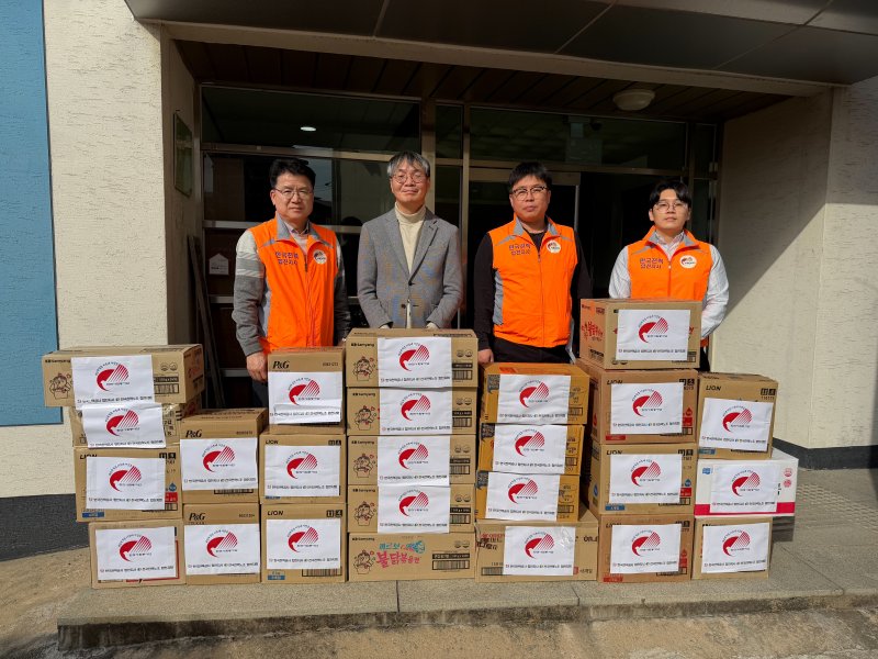 [합천=뉴시스] 한전 합천지사, 설맞이 사회공헌활동 (사진=한전합천지사 제공) 2026. 02. 05. photo@newsis.com *재판매 및 DB 금지