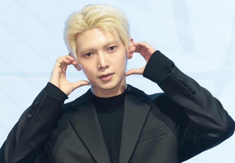 그룹 에이티즈(ATEEZ) 여상이 5일 서울 영등포구 페어몬트 앰배서더 호털에서 가진 미니 13집 '골든 아워 : 파트 4 (GOLDEN HOUR : Part.4)' 발매 기념 기자간담회에 참석해 포즈를 취하고 있다. 2026.2.5/뉴스1 ⓒ News1 권현진 기자