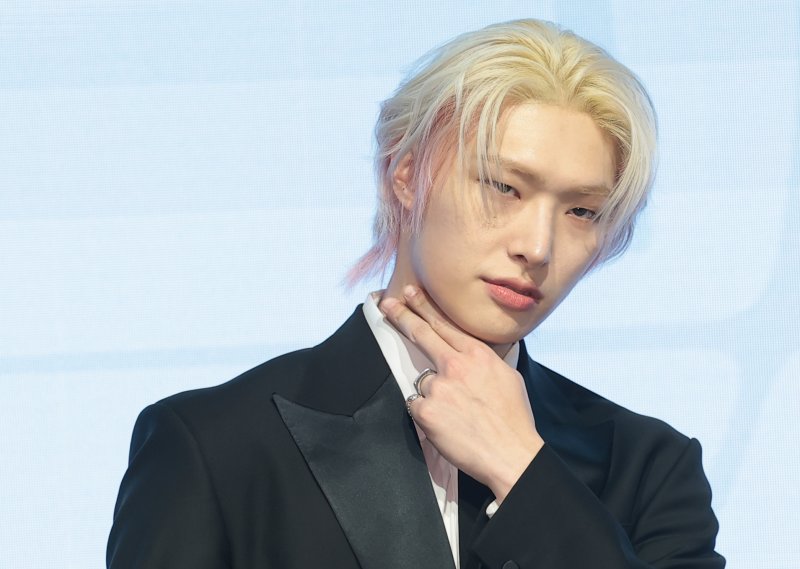 그룹 에이티즈(ATEEZ) 민기가 5일 서울 영등포구 페어몬트 앰배서더 호털에서 가진 미니 13집 '골든 아워 : 파트 4 (GOLDEN HOUR : Part.4)' 발매 기념 기자간담회에 참석해 포즈를 취하고 있다. 2026.2.5/뉴스1 ⓒ News1 권현진 기자