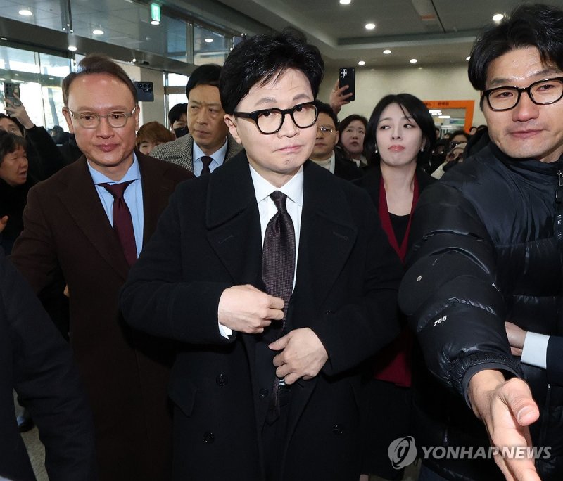 국회 소통관 향하는 국민의힘 한동훈 전 대표 (출처=연합뉴스)