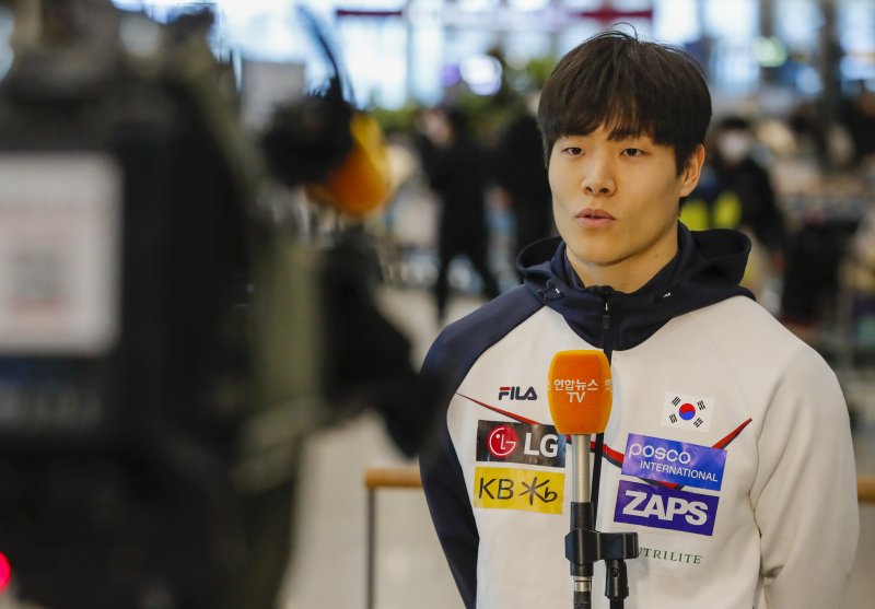 정승기(27·강원도청) 선수가 20일 오전 2022-2023 국제봅슬레이스켈레톤경기연맹(IBSF) 월드컵 8차 대회를 마치고 인천공항서 인터뷰하는 모습. 2023.2.20/뉴스1 ⓒ News1 김도우 기자