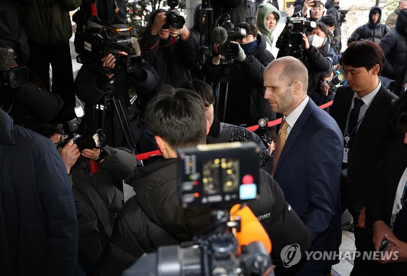 로저스 쿠팡 한국 임시대표 경찰 출석 (출처=연합뉴스)