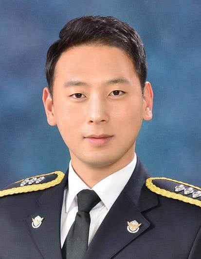 중부지방해양경찰청 소속 윤상근 경장(39) /사진=연합뉴스
