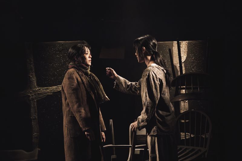 연극 '정의의 사람들' 공연 사진 /사진=(주)더블케이엔터테인먼트 제공