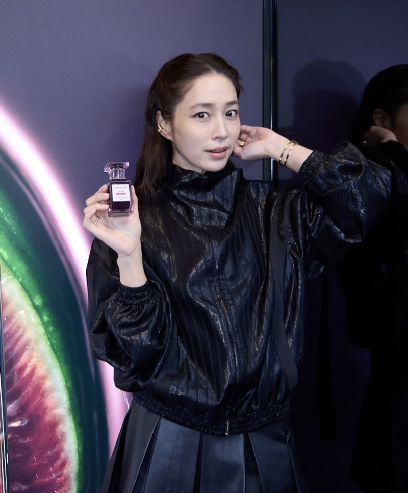 44세 이민정 인형같은 미모…20대인 줄