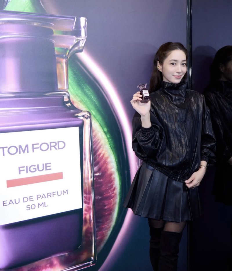 44세 이민정 인형같은 미모…20대인 줄