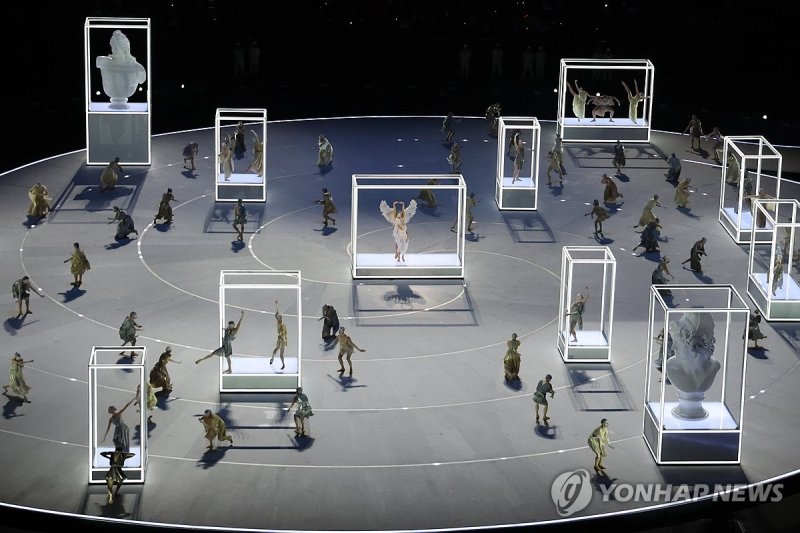 '조화'를 주제로 펼쳐지는 개회식 공연 (출처=연합뉴스)