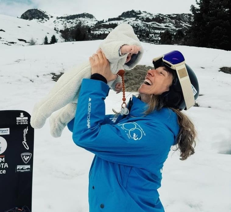 프랑스 스노보드 선수 클로에 트레스푀슈(오른쪽)와 아들 마를로 (출처=연합뉴스)