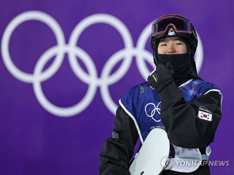 미소 짓는 유승은.연합뉴스