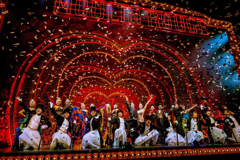 관능적인 일탈의 ‘물랑루즈’에서 배우는 것[엄현희의 생각하는 극장]